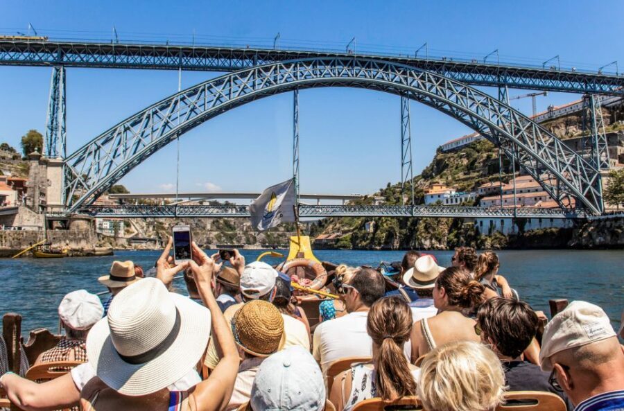 Porto: Guided Tour by Tuk-Tuk & Optional Douro River Cruise - Meeting and Starting: Where You’ll Begin in the Historic Center