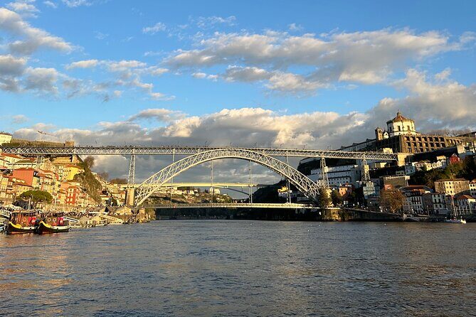 Porto: Sunset or Daytime, Charming Sailboat Cruise on the Douro River - Boat Comfort: Small Group, Big Relaxation