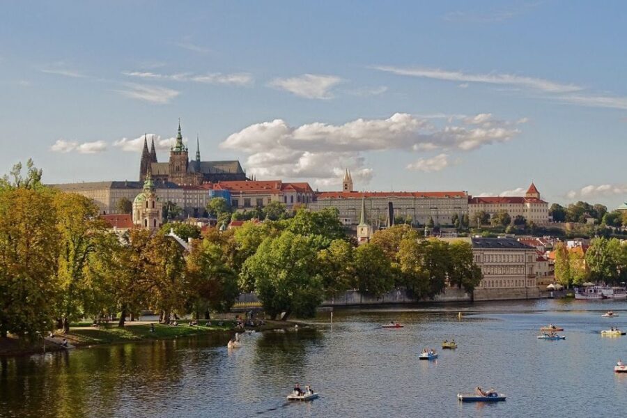 Prague: Prague Castle and Lobkowicz Palace Entry Tickets - Meeting points and the easiest way to start