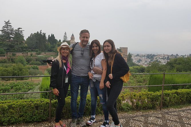 Private Alhambra Highlights Tour Including the Nasrid Palaces - Meeting point and check-in: where to show up