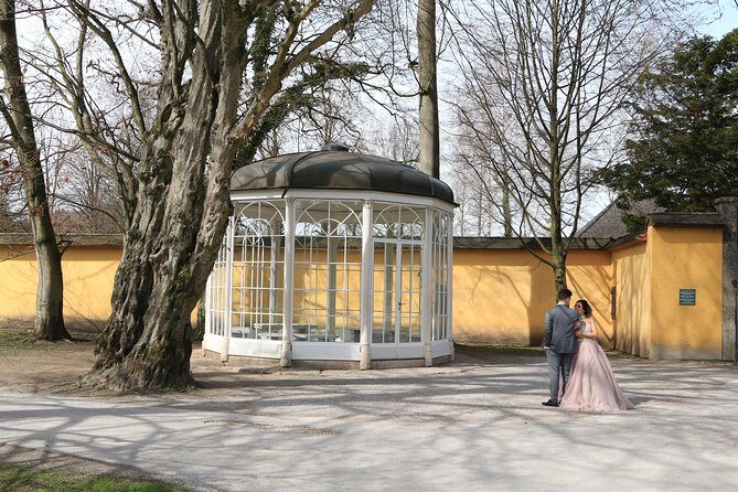 Public 4h tour to filming locations of “The Sound of Music Movie“ - The vehicle reality: comfortable and air-conditioned, but mind the seats