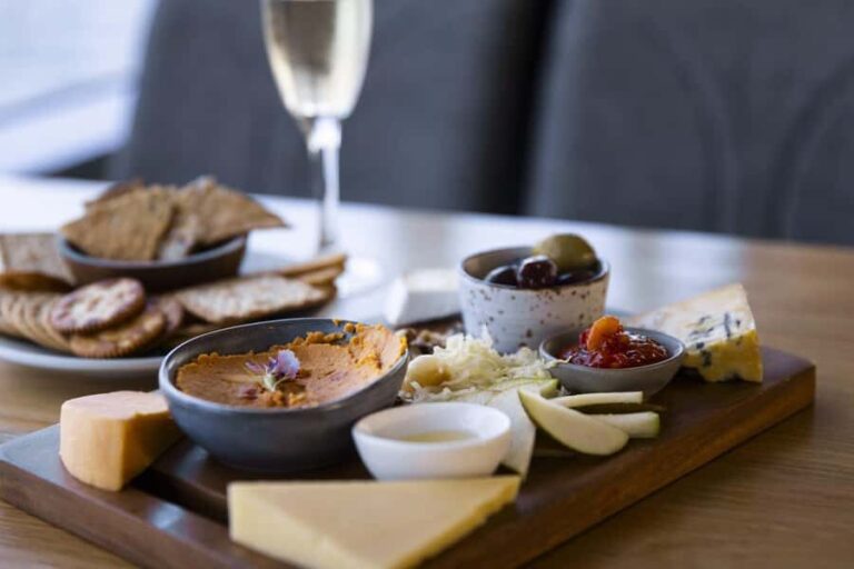 Queenstown: Lake Whakatipu Boat Trip - What Makes It Special?