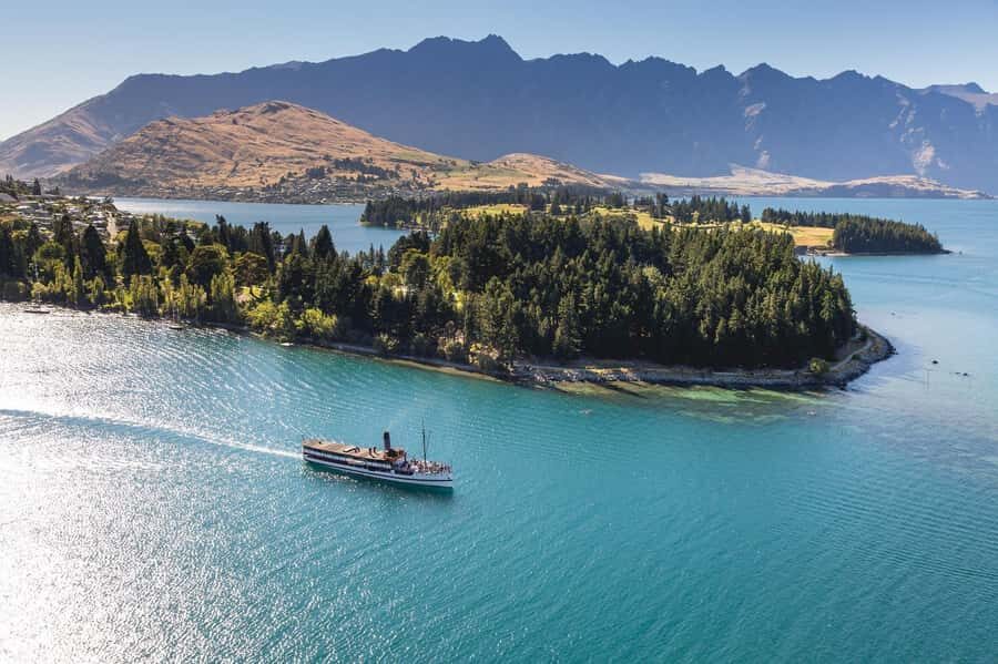 Queenstown: TSS Earnslaw Cruise of Lake Whakatipu - What to Expect on the Cruise