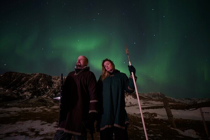 Reykjavik Northern Lights Tour with Pro Aurora Photos Small Group - Small group comfort: up to 18 travelers