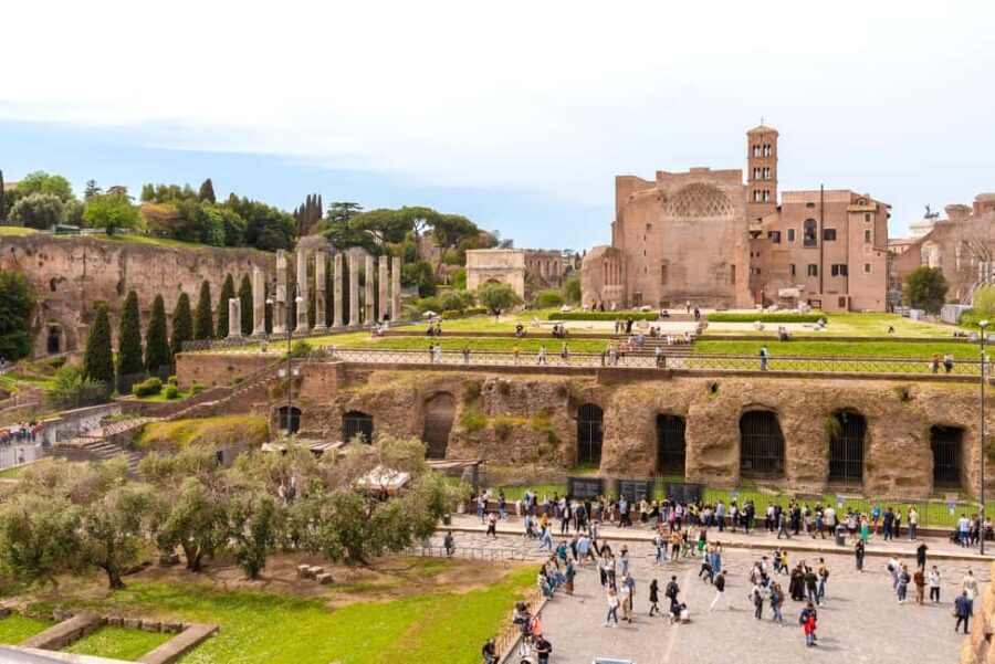 Rome: Colosseum, Forum, and Palatine Tour - First stop: meeting point and the smart start