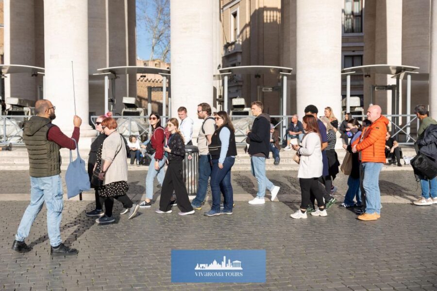 Rome: St. Peter's Basilica Express Guided Tour - Where to meet: the green kiosk and the yellow flag