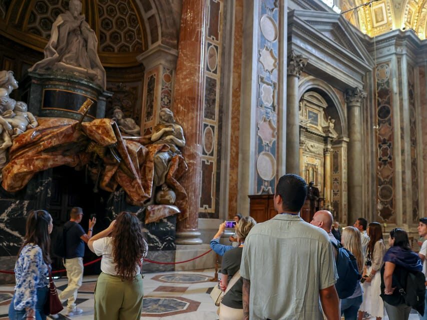 Rome: St. Peter's Basilica, La Pietà, Papal Tombs and Dome - Meeting at Galleria San Pietro: Find the Red Tix & Tours Sign
