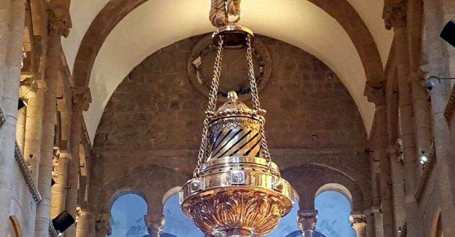 Santiago: Cathedral & Museum Tour + Pórtico of Glory Option - Where You Meet: Praza do Obradoiro and the Blue Umbrella