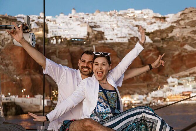 Santorini Catamaran Cruise with Greek Meal, Open-Bar and Sunset - Logistics: Hotel Pickup, Timing, and What to Expect