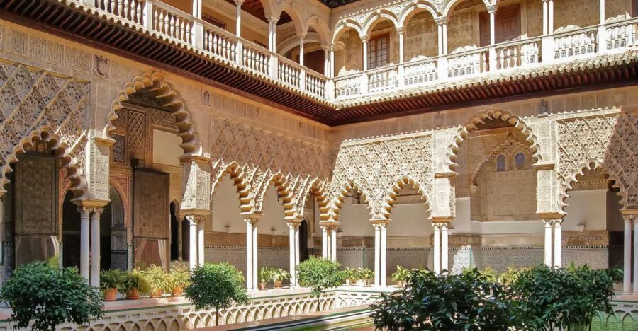 Seville: Royal Alcázar Entry Ticket - Where to enter: Puerta del León and fast-track sanity