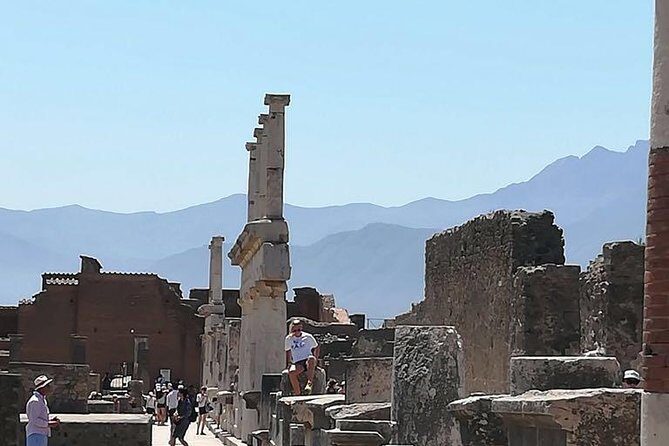 Sharing Tour of Pompeii - Where you meet, and how pickup usually works