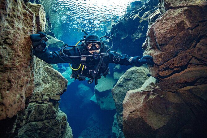 Silfra: Diving Between Tectonic Plates - Meet on Location - The Dive Itself: What Makes Silfra Special