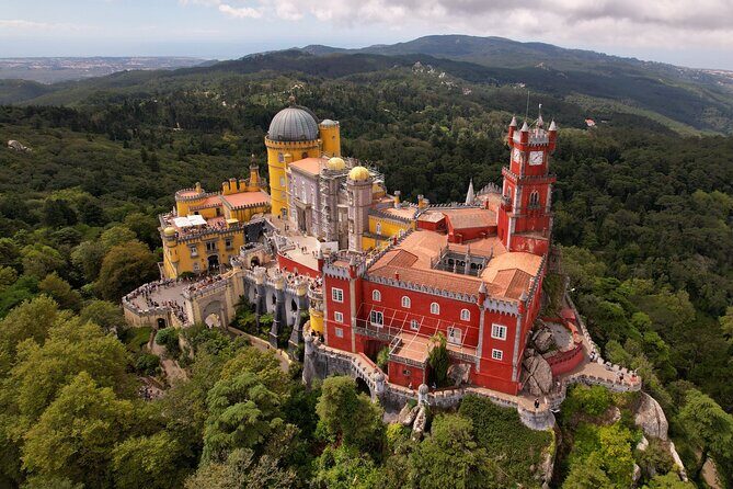 Sintra-Cascais-Pena Palace 8-People Small Group Tour from Lisbon - The Guides Make All the Difference