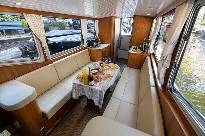 Small Group Boutique All-Inclusive Tour (max 12 p) With Captain - No fixed route: a cruise tailored to what you want to see