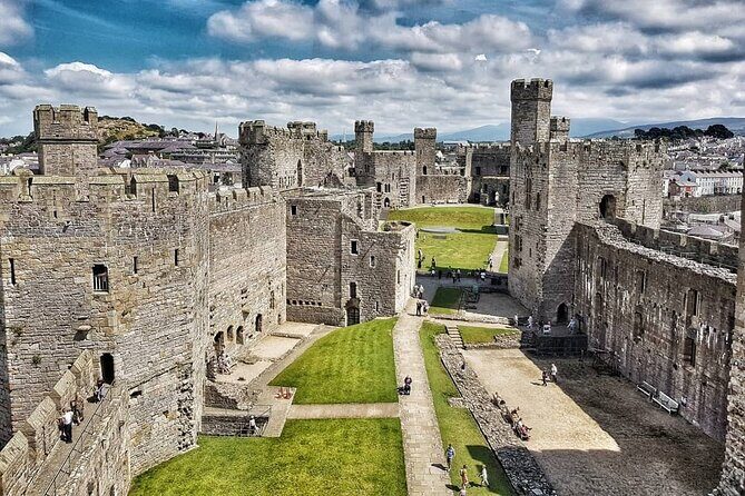 Snowdonia & The 3 Castles Tour - The minibus experience: small group, tight seats