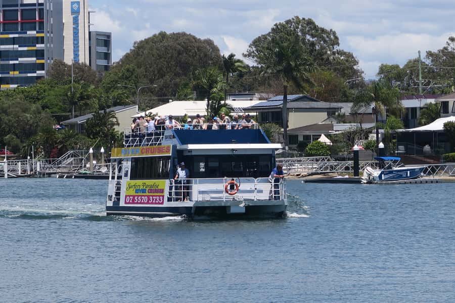 Surfers Paradise: Sightseeing Morning River and Canal Cruise - The Overall Vibe and Group Size