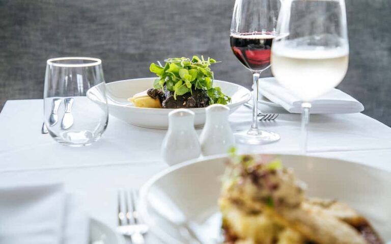 Sydney: 2-Course All Inclusive Lunch Harbour Cruise - The 2-Course Lunch Experience