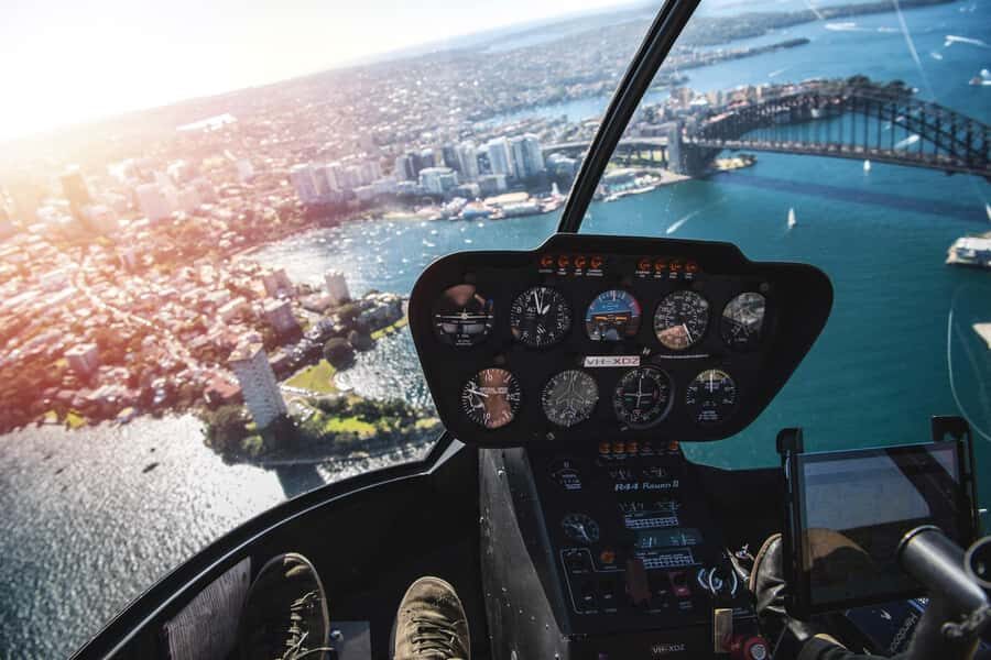 Sydney Harbour: 20 Minute Private Helicopter Flight for 2 - The Experience of Flying Over Sydney’s Beaches and Landmarks
