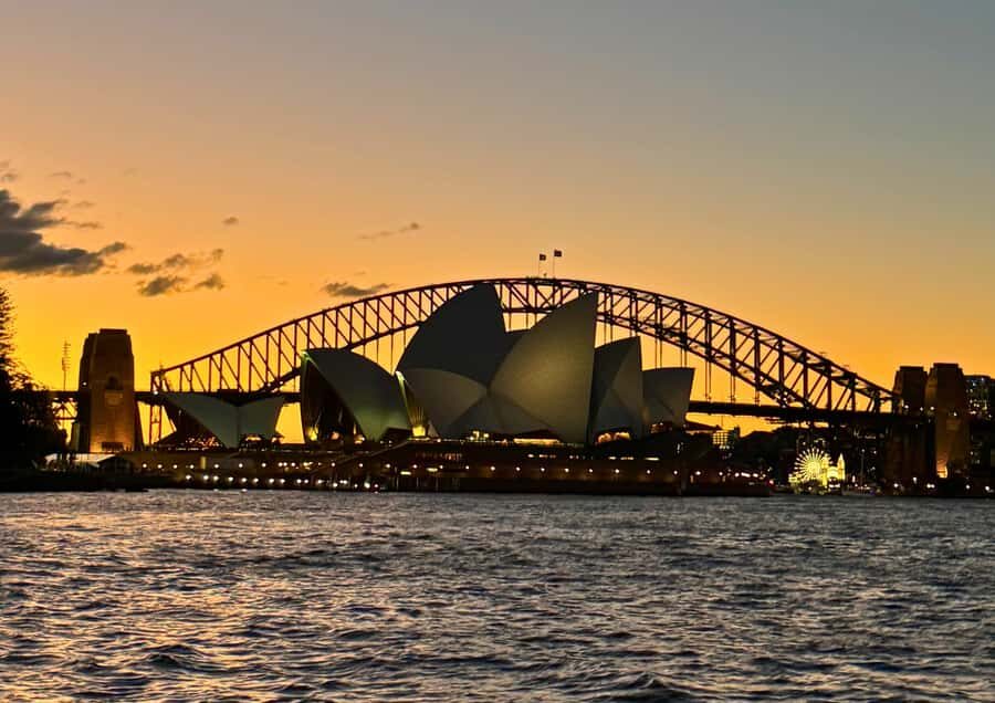 Sydney: Harbour Dinner Cruise with Buffet - Who Should Consider This Cruise?
