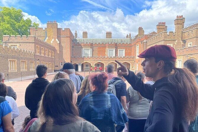 The Changing of the Guard Tour and Buckingham Palace - Price, group size, and why $24.95 can make sense