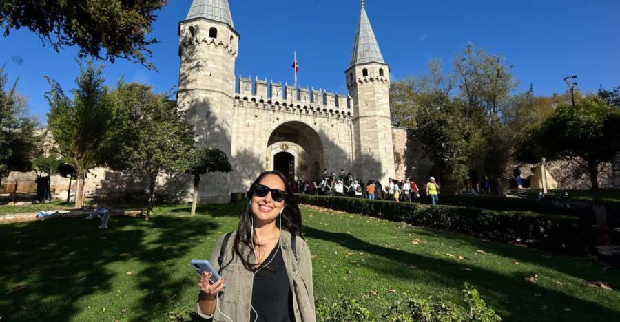 Topkapi Palace and Harem Skip-the-Line-Tickets & Audio Guide - Meeting at Chimney Bistro: How to Find Your Host