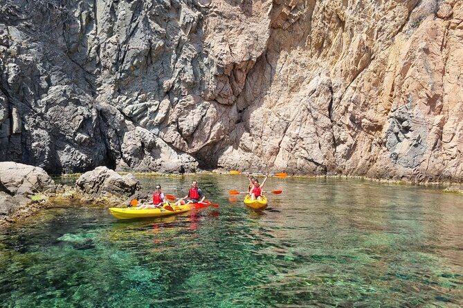 Tossa de Mar: Kayak & Snorkel Tour with Paella from Barcelona - Getting started at 9:00 am: your meeting and travel day flow