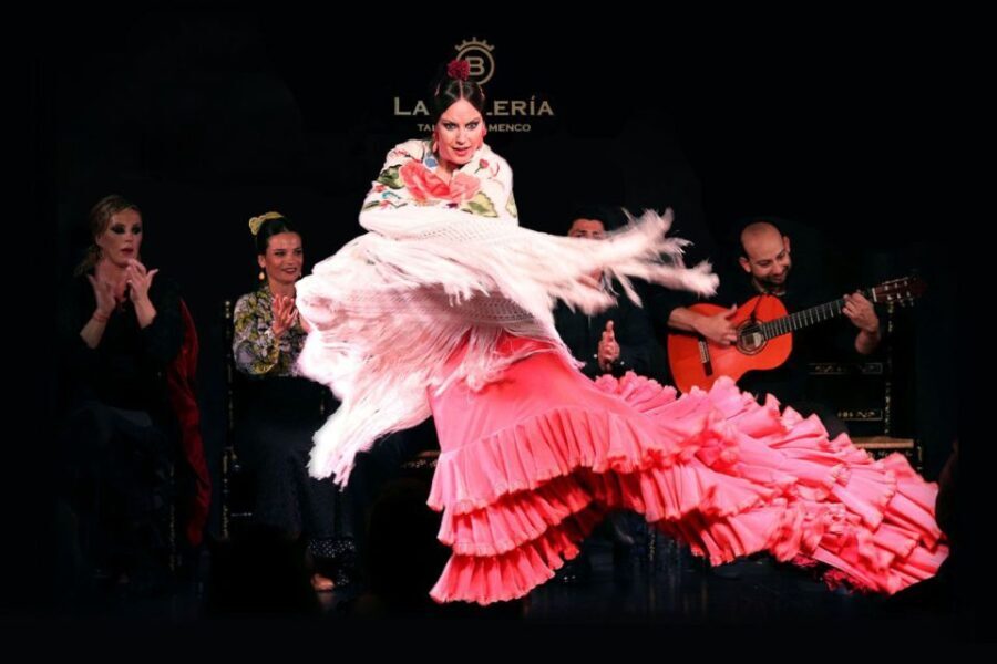 Valencia: Flamenco Show with Dinner at La Bulería - Timing that actually matters: dinner and show start times