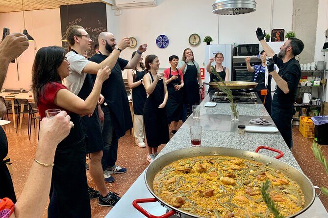 Valencian paella cooking class, tapas and visit to Ruzafa market. - The Guides Make This Experience