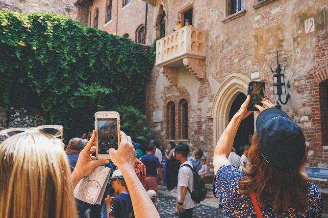 Verona Highlights Walking Tour in Small-group - Small-group walking tour: the sweet spot