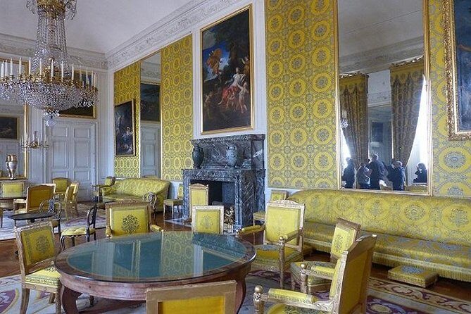 Versailles Guided Visit – Hotel Pickup, Meeting Point or None - The Gardens: A 30-Minute Guided Walk