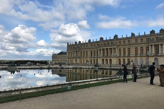 Versailles Royal Palace & Gardens Private Tour by Golf Cart - Price and logistics: what you’re really paying for