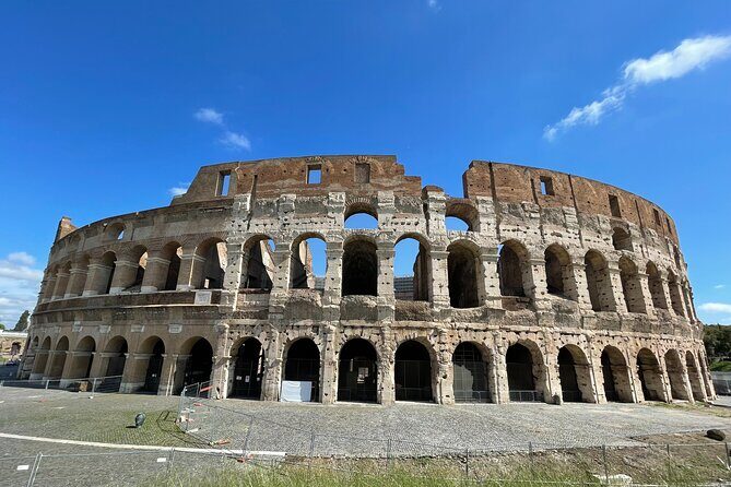 VIP Colosseum Underground and Ancient Rome Small Group Tour - The Roman Forum start: fast-track entry and what to listen for