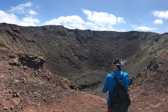 Volcano Trekking Tour (Timanfaya eruptions) - The walk itself: 7km circular with real volcanic ground