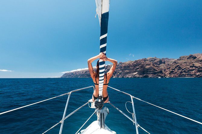 Whales & Dolphins watching in exclusive sailboat - What Happens During Your Three Hours