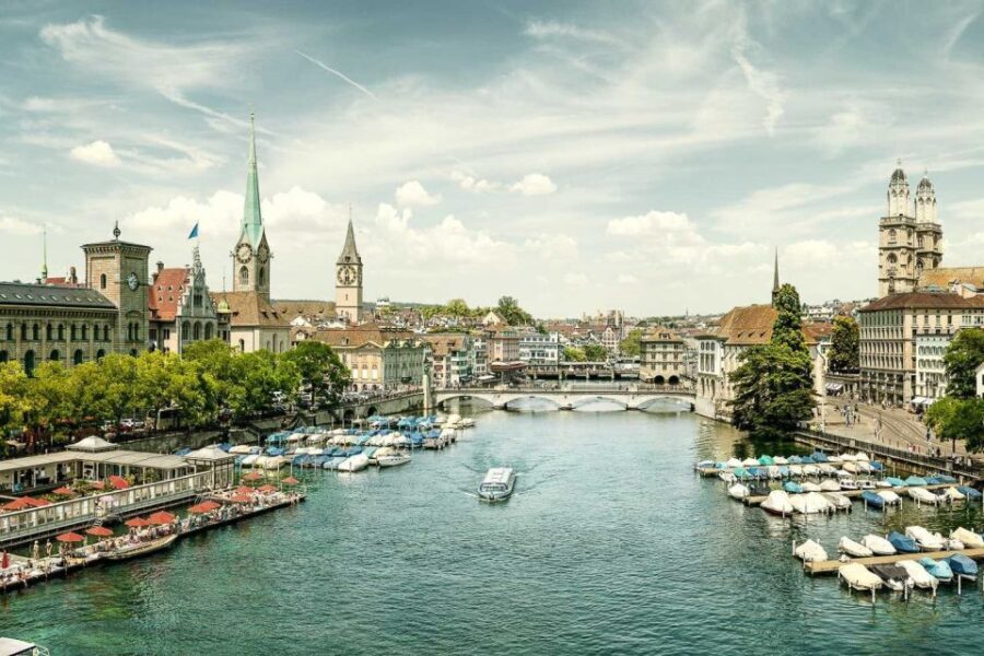 Zurich: City Tour, Cruise, and Lindt Home of Chocolate Visit - Meeting point near Zurich HB: how to find the bus station without stress