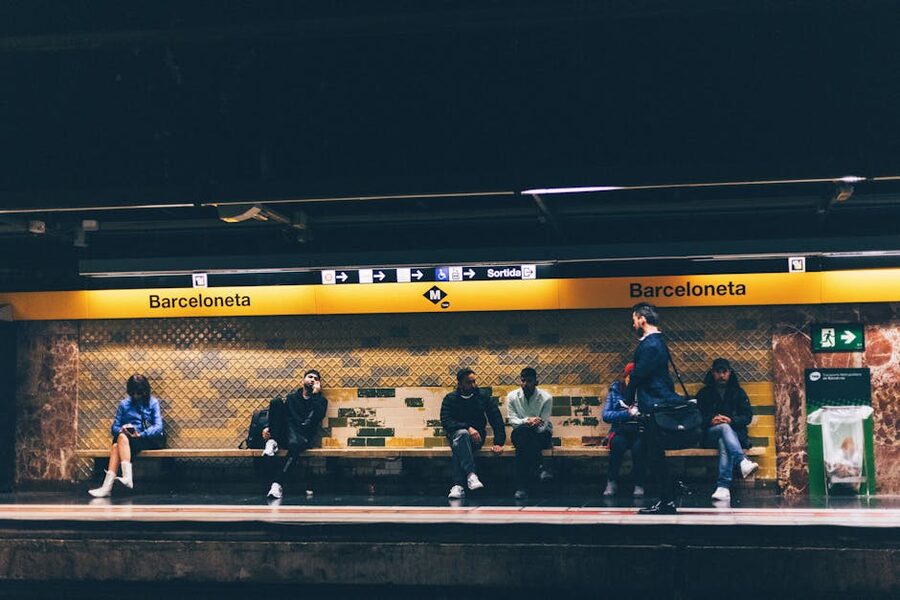 Barcelona Metro underground station platform