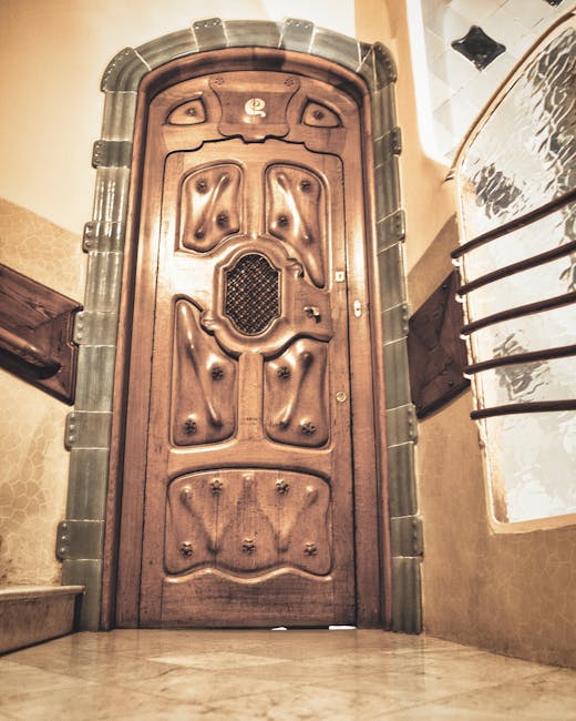 Organic curved door handle designed by Gaudi