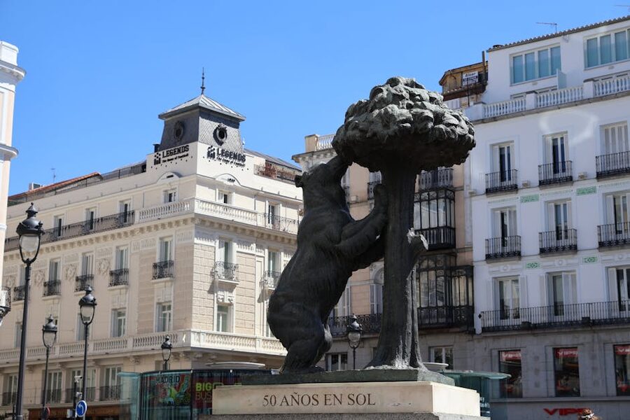 El Oso y el Madrono bear and strawberry tree statue at Puerta del Sol Madrid