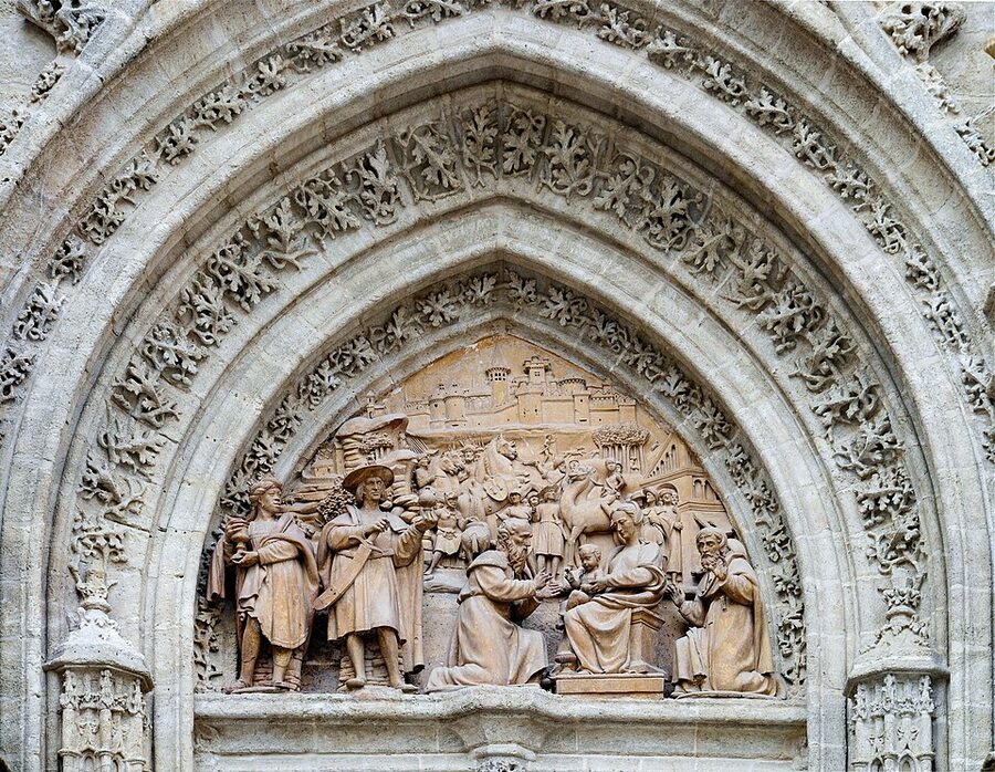 Approach to Seville Cathedral from outside