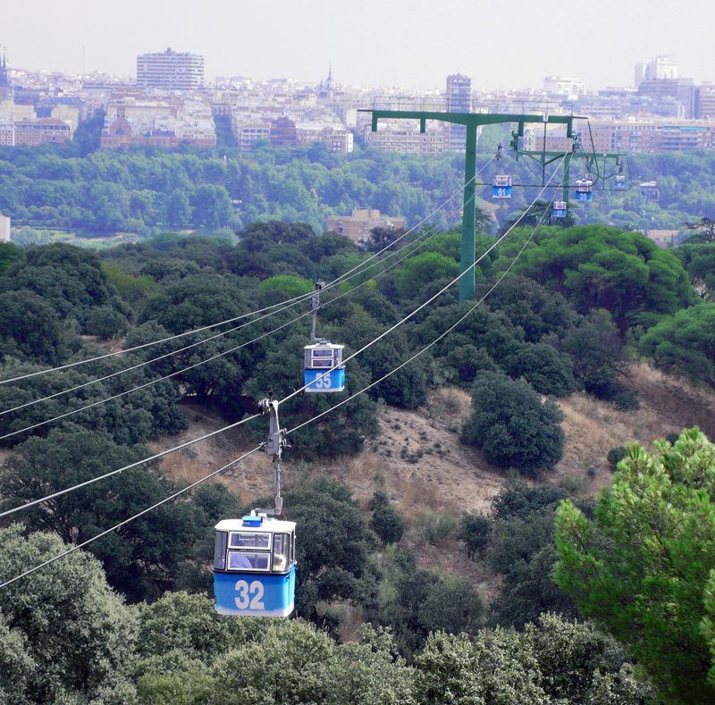 Teleférico de Madrid cable car going over Casa de Campo