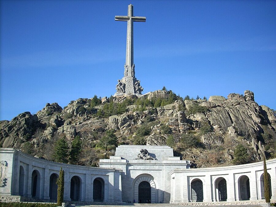 Valley of the Fallen cross above basilica